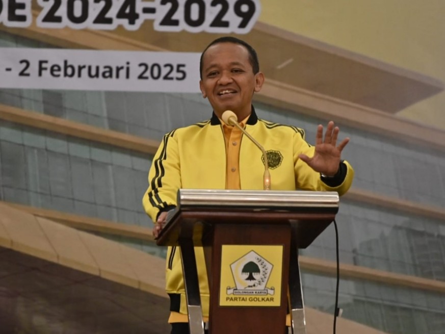 Menteri ESDM Bahlil memberikan keterangan pers