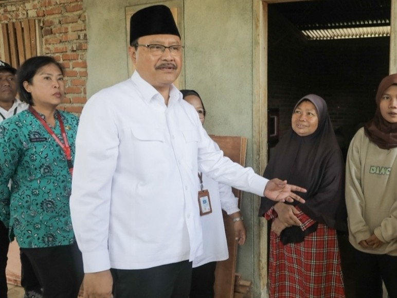 Mensos Gus Ipul Tanggapi Bansos Bertuliskan 'Bantuan Wapres'