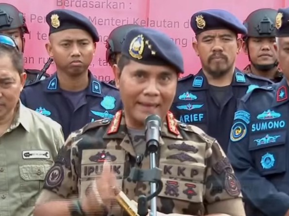 Pagar bambu di pesisir Kabupaten Tangerang