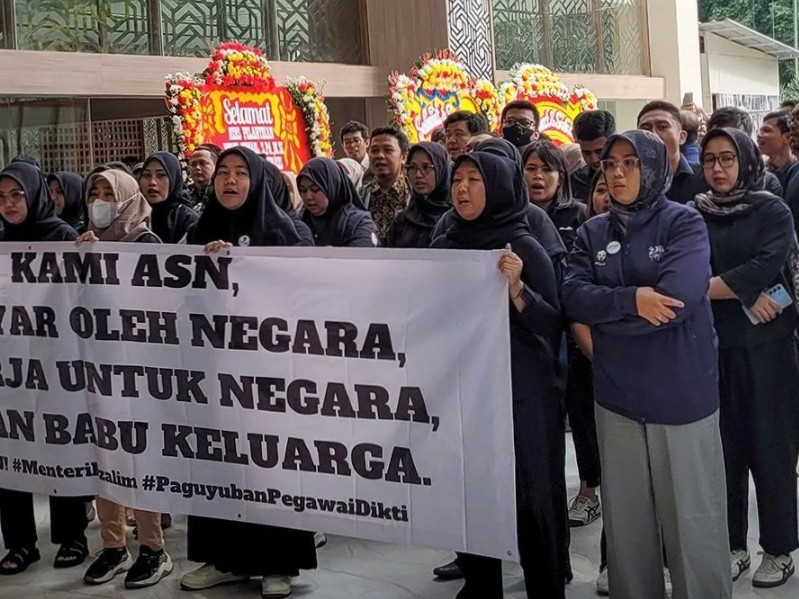 Pegawai Kemendikti Saintek Unjuk Rasa: Tuntut Keadilan dan Etika dari Menteri