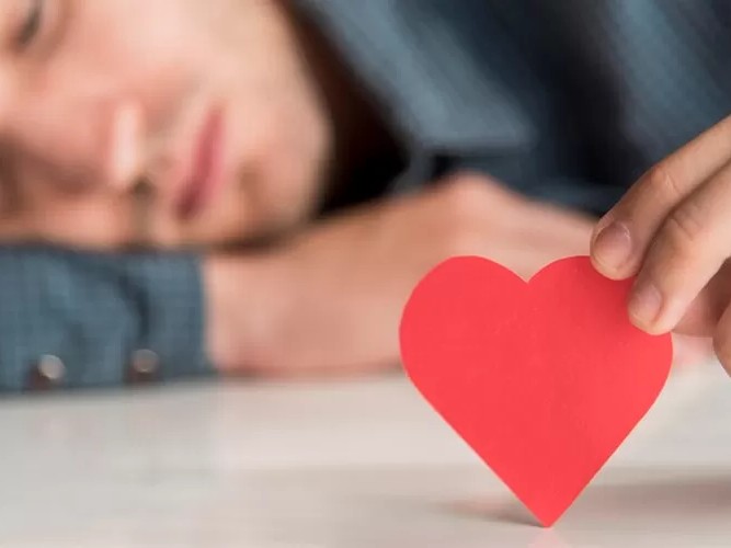 Ilustrasi pasangan yang sedang jatuh cinta