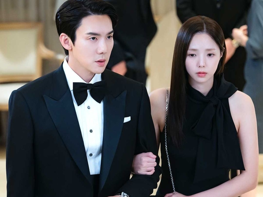 Yoo Yeon Seok dan Chae Soo Bin dalam \'When The Phone Rings\'