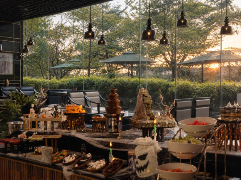 Rayakan Halloween dengan Sajian Tematik dan Live DJ di Avenzel Hotel & Convention
