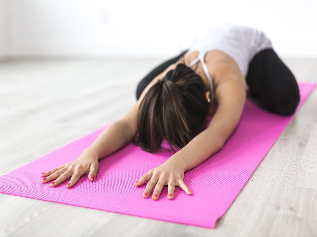 7 Manfaat Terapi Yoga untuk Kesehatan yang Wajib Kamu Ketahui