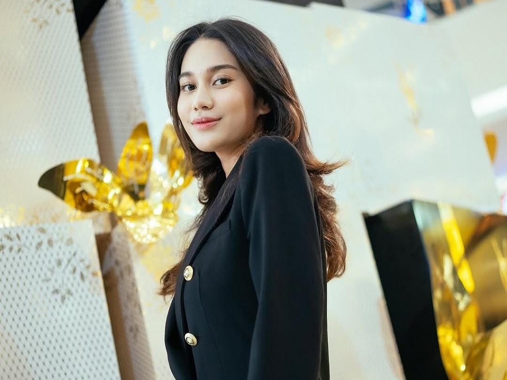 Sama Seperti Fuji An, Azizah Salsha Sempat Jadi Sorotan Gegara Pamer Trend Joget Geal-geol