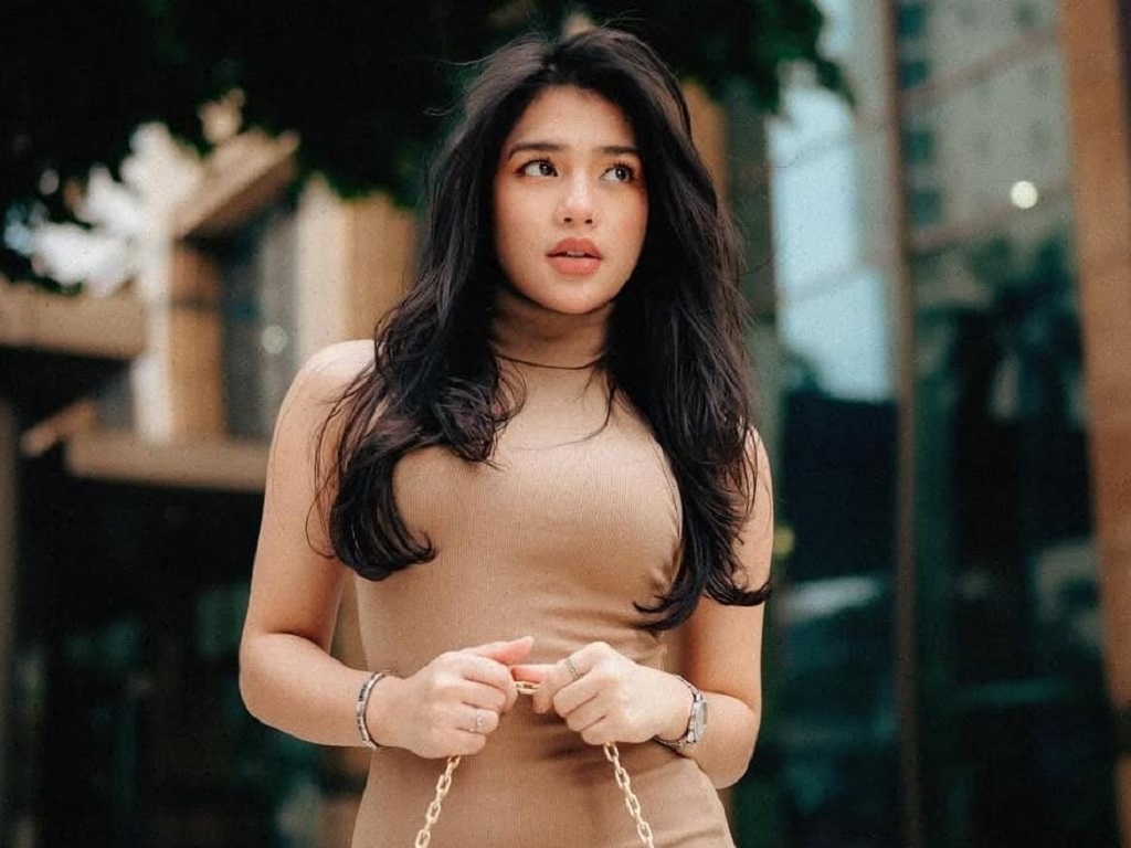 Davina Karamoy Belajar Kamera demi Film Tak Ingin Usai di Sini