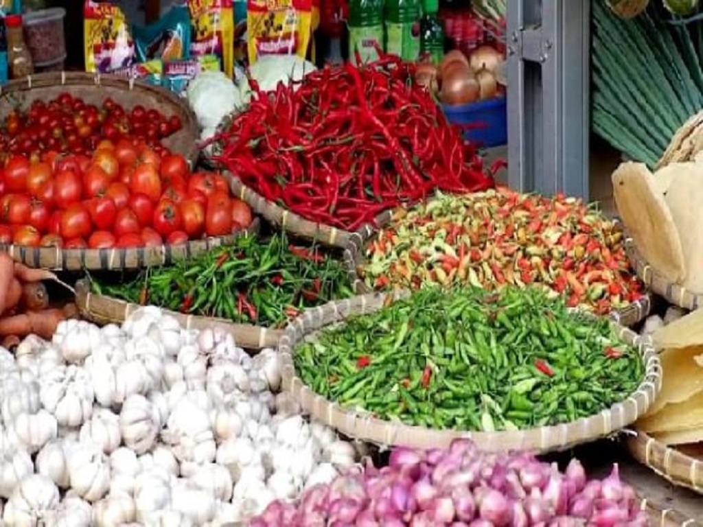 Kemendagri Minta Pemda Rutin Cek Harga Pangan untuk Kendalikan Inflasi