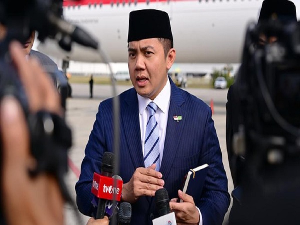 Seskab Teddy Buka Ratas Pemulihan Bencana Sumatera bareng 10 Menteri di Aceh