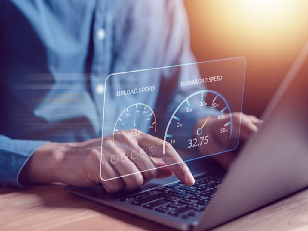 Tips Mudah agar Remaja Tetap Aman Saat Akses Internet